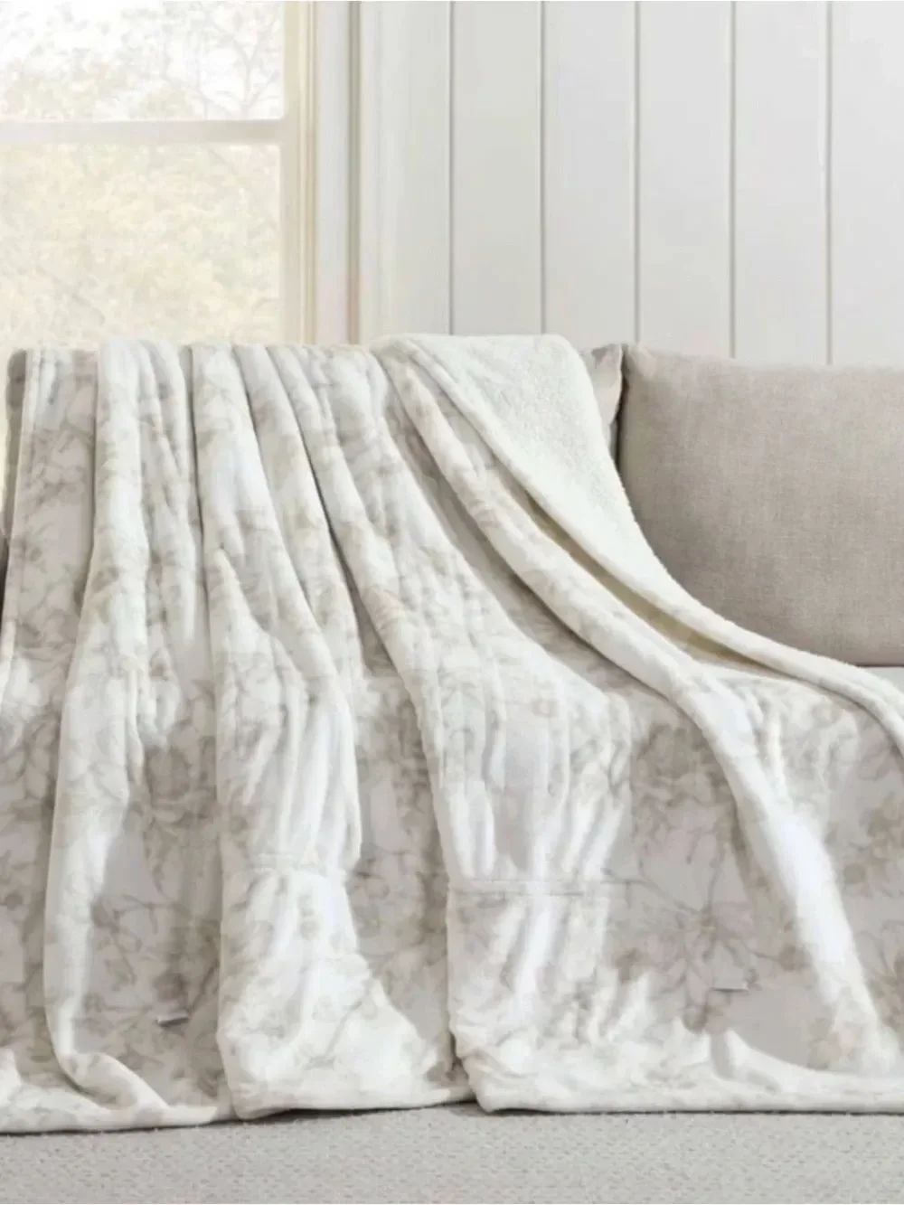 Laura Ashley heated Twin Wistful Blooms Twin Blanket Beige, NWT blanket sealed